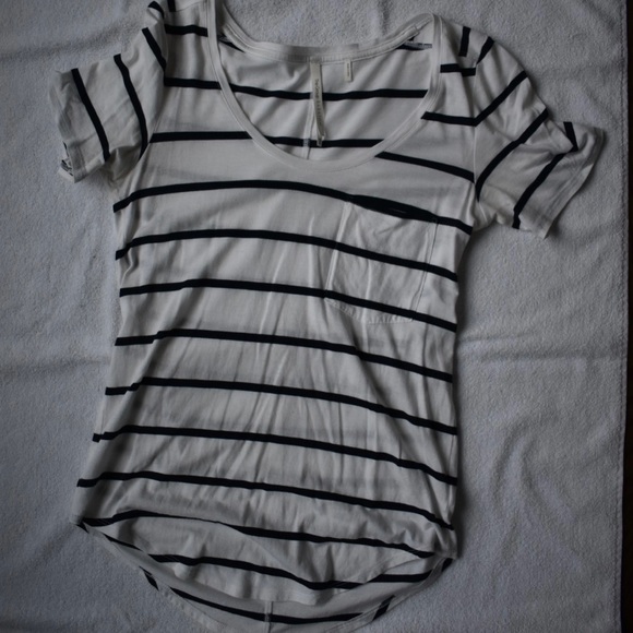 Aritzia Babaton stripped t-shirt - Picture 4 of 8